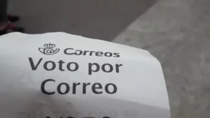 La Junta Electoral mantiene el voto por correo para los españoles en el extranjero, pero pide aclaraciones sobre el censo