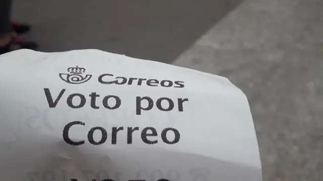 La Junta Electoral mantiene el voto por correo para los españoles en el extranjero, pero pide aclaraciones sobre el censo